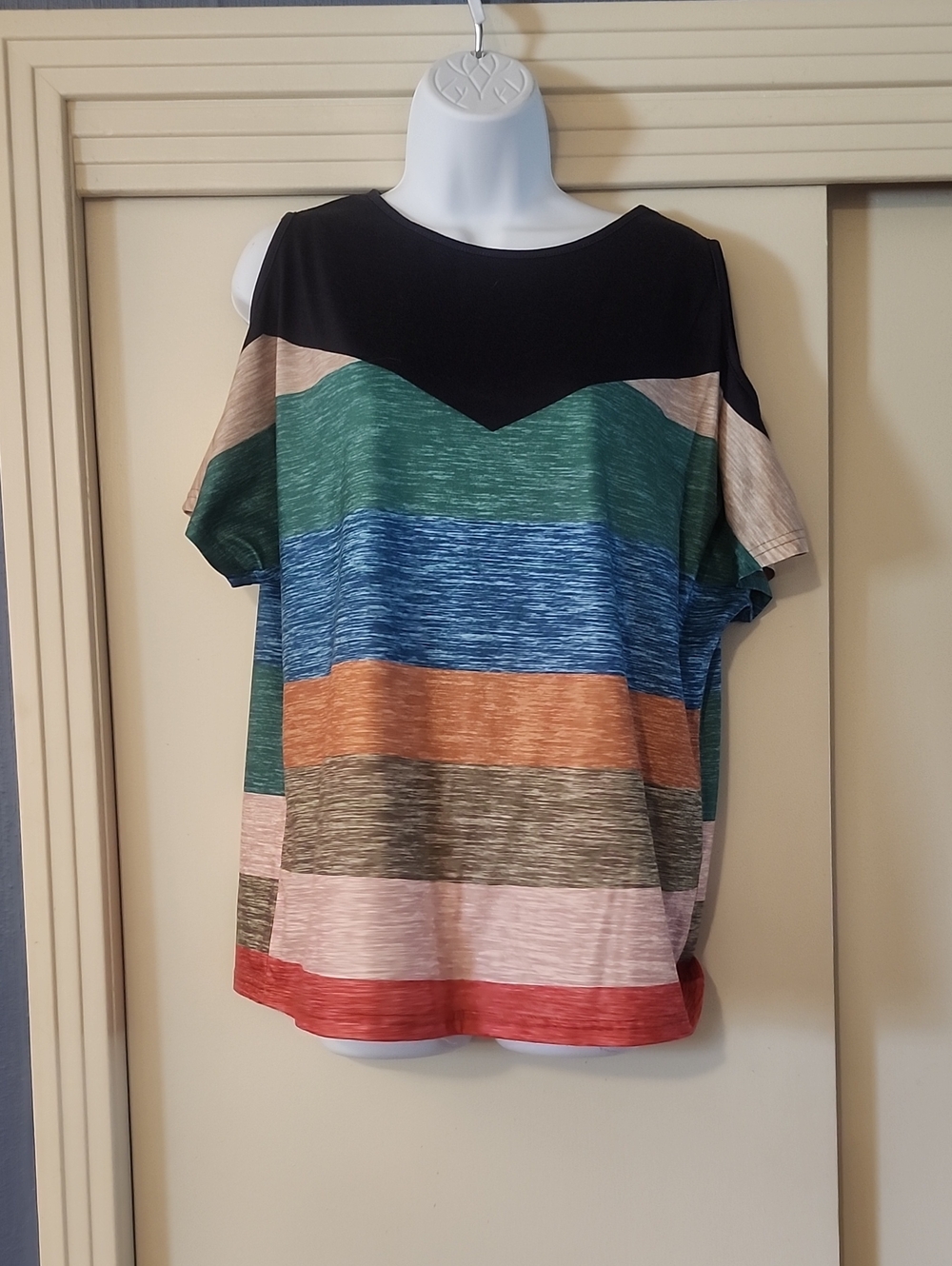 Colorblock Striped Short Sleeve Top Pick a boo's shoulder - Multicolor